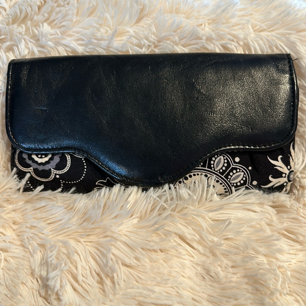 Thirty-one magnetic closure wallet with change purse